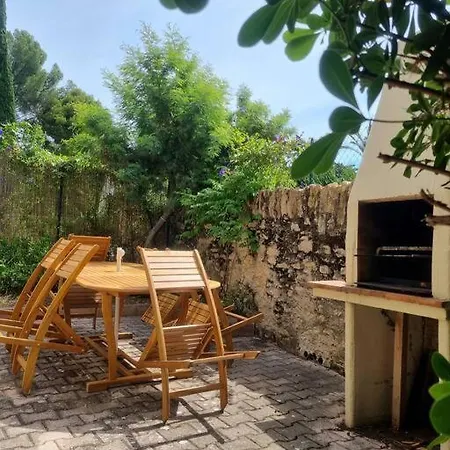 Armence, Maison Vue Avec Petit Jardin Et Terrain De Tennis Les Lecques