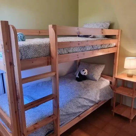 Armence, Maison Vue Avec Petit Jardin Et Terrain De Tennis Appartement