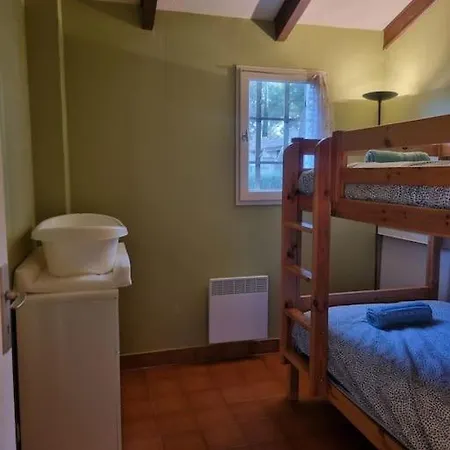 Armence, Maison Vue Avec Petit Jardin Et Terrain De Tennis Les Lecques