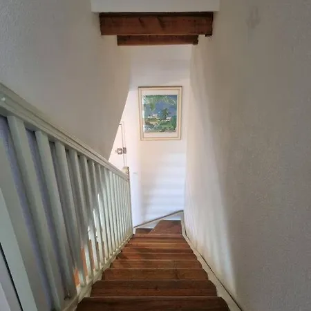 Appartement Armence, Maison Vue Avec Petit Jardin Et Terrain De Tennis