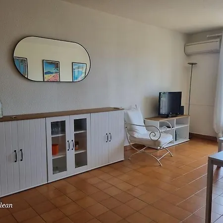 Appartement Armence, Maison Vue Avec Petit Jardin Et Terrain De Tennis *