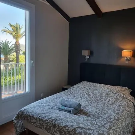 Armence, Maison Vue Avec Petit Jardin Et Terrain De Tennis * Les Lecques