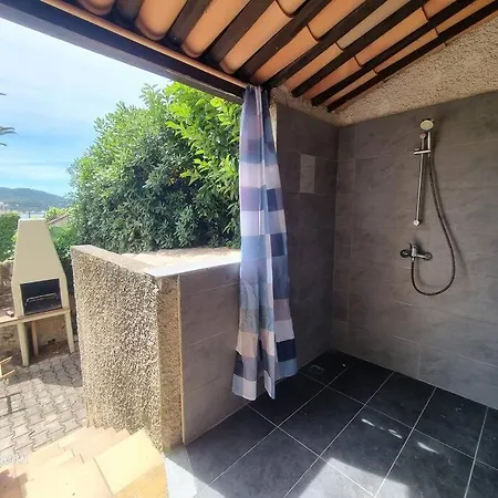 Appartement Armence, Maison Vue Avec Petit Jardin Et Terrain De Tennis Les Lecques